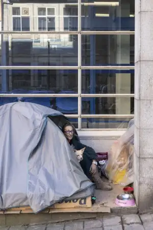 Porto negoceia uso de edifícios do Estado para aumentar resposta a sem-abrigo