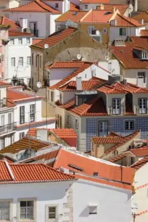 Mercado imobiliário continua a aquecer e outubro regista novo salto nas avaliações bancárias