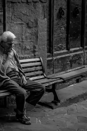 Solidão dos idosos no Natal